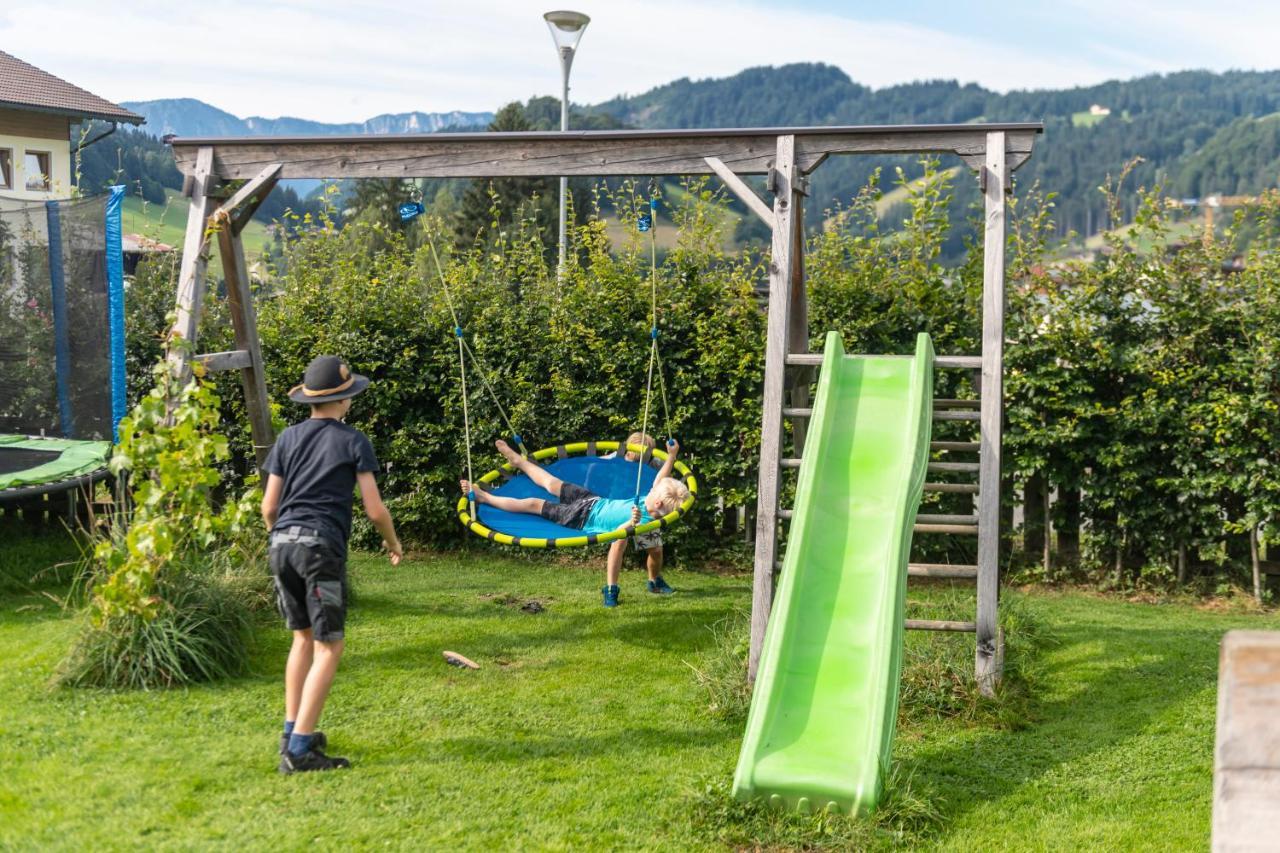 Hartlhof Urlaub Am Baby- Und Kinderbauernhof Niederau Exteriér fotografie